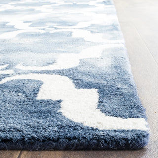 Safavieh Dip Dye 536 Navy/Ivory Area Rug Detail