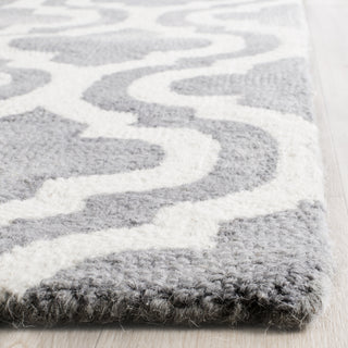 Safavieh Dip Dye 537 Grey/Ivory Area Rug Detail