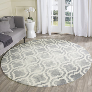 Safavieh Dip Dye 537 Grey/Ivory Area Rug Room Scene