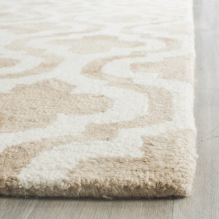 Safavieh Dip Dye 537 Beige/Ivory Area Rug Detail