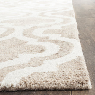 Safavieh Dip Dye 537 Beige/Ivory Area Rug Detail