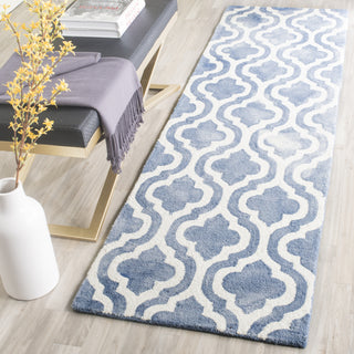 Safavieh Dip Dye 537 Blue/Ivory Area Rug Room Scene