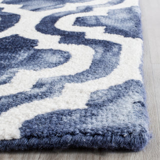 Safavieh Dip Dye 537 Navy/Ivory Area Rug Detail