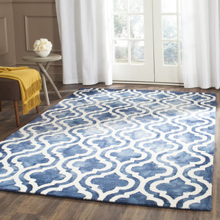 Safavieh Dip Dye 537 Navy/Ivory Area Rug Room Scene Feature