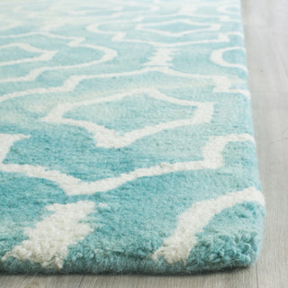 Safavieh Dip Dye 538 Turquoise/Ivory Area Rug Detail