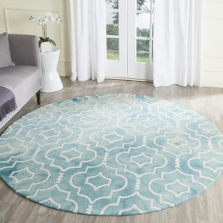 Safavieh Dip Dye 538 Turquoise/Ivory Area Rug Room Scene