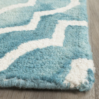 Safavieh Dip Dye 538 Turquoise/Ivory Area Rug Detail