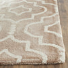 Safavieh Dip Dye 538 Beige/Ivory Area Rug Detail