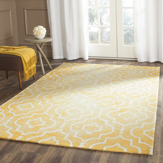 Safavieh Dip Dye 538 Gold/Ivory Area Rug Room Scene Feature