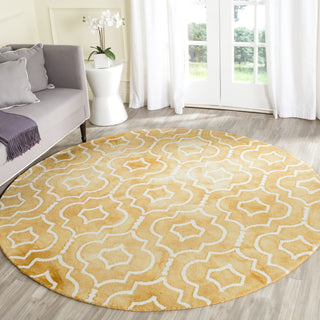 Safavieh Dip Dye 538 Gold/Ivory Area Rug Room Scene