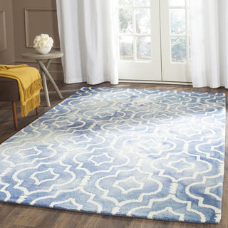 Safavieh Dip Dye 538 Blue/Ivory Area Rug Room Scene Feature