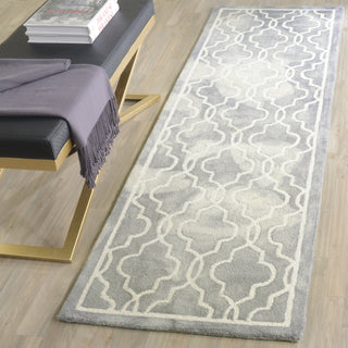 Safavieh Dip Dye 539 Grey/Ivory Area Rug Room Scene