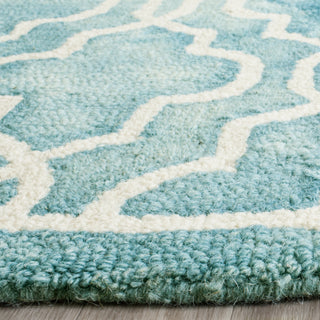 Safavieh Dip Dye 539 Turquoise/Ivory Area Rug Detail