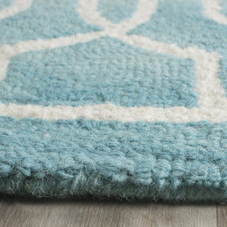 Safavieh Dip Dye 539 Turquoise/Ivory Area Rug Detail