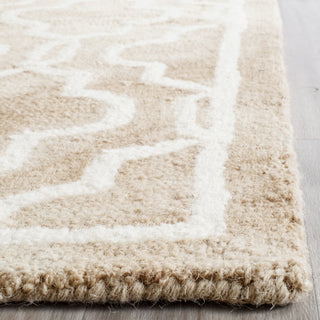 Safavieh Dip Dye 539 Beige/Ivory Area Rug Detail