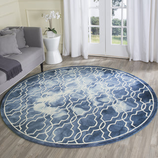 Safavieh Dip Dye 539 Navy/Ivory Area Rug Room Scene