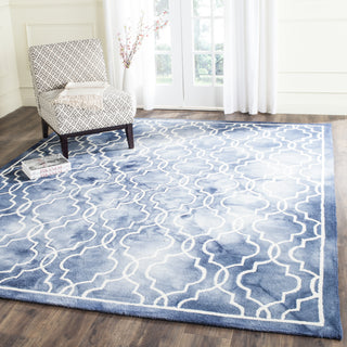 Safavieh Dip Dye 539 Navy/Ivory Area Rug Room Scene