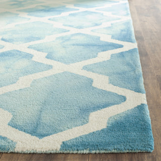 Safavieh Dip Dye 540 Turquoise/Ivory Area Rug Detail