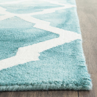 Safavieh Dip Dye 540 Turquoise/Ivory Area Rug Detail