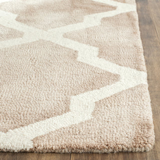 Safavieh Dip Dye 540 Beige/Ivory Area Rug Detail