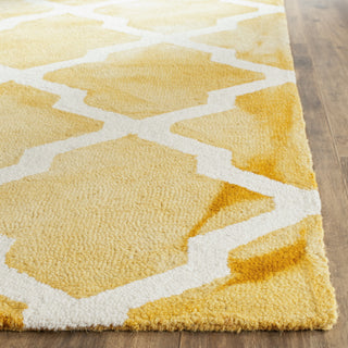 Safavieh Dip Dye 540 Gold/Ivory Area Rug Detail