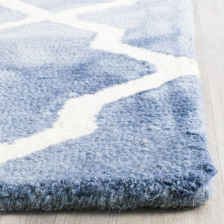 Safavieh Dip Dye 540 Blue/Ivory Area Rug Detail