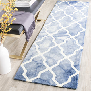 Safavieh Dip Dye 540 Blue/Ivory Area Rug Room Scene