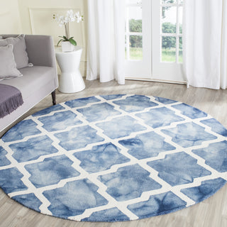 Safavieh Dip Dye 540 Blue/Ivory Area Rug Room Scene