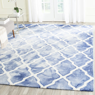 Safavieh Dip Dye 540 Blue/Ivory Area Rug Room Scene