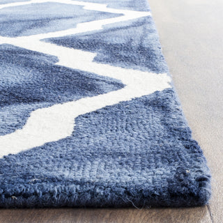 Safavieh Dip Dye 540 Navy/Ivory Area Rug Detail