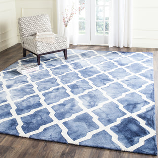 Safavieh Dip Dye 540 Navy/Ivory Area Rug Room Scene