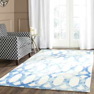 Safavieh Dip Dye 675 Ivory/Blue Area Rug Room Scene Feature