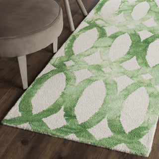 Safavieh Dip Dye 675 Ivory/Green Area Rug Room Scene