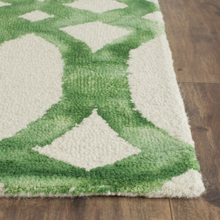 Safavieh Dip Dye 675 Ivory/Green Area Rug Detail