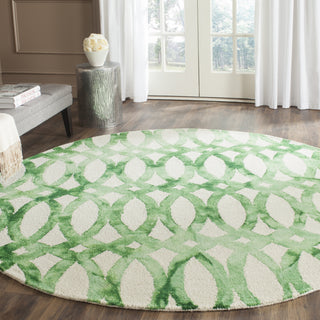 Safavieh Dip Dye 675 Ivory/Green Area Rug Room Scene