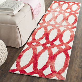 Safavieh Dip Dye 675 Ivory/Red Area Rug Room Scene