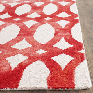 Safavieh Dip Dye 675 Ivory/Red Area Rug Detail