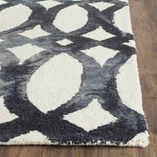 Safavieh Dip Dye 675 Ivory/Graphite Area Rug Detail