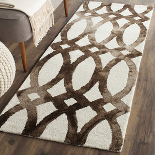 Safavieh Dip Dye 675 Ivory/Chocolate Area Rug Room Scene