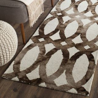 Safavieh Dip Dye 675 Ivory/Chocolate Area Rug Room Scene