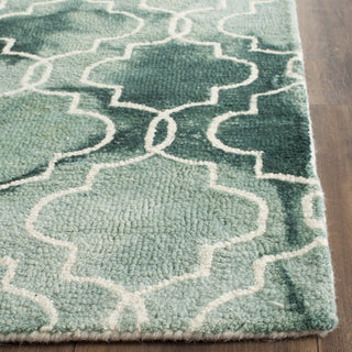 Safavieh Dip Dye 676 Green/Ivory Area Rug Detail