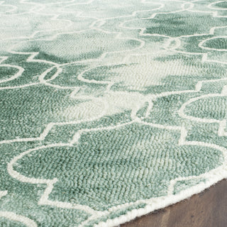 Safavieh Dip Dye 676 Green/Ivory Area Rug Detail