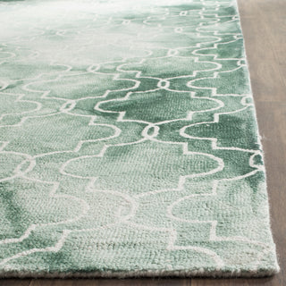 Safavieh Dip Dye 676 Green/Ivory Area Rug Detail