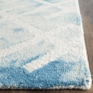 Safavieh Dip Dye 677 Blue/Ivory Area Rug Detail