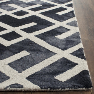 Safavieh Dip Dye 677 Graphite/Ivory Area Rug Detail