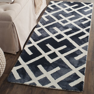 Safavieh Dip Dye 677 Graphite/Ivory Area Rug Room Scene