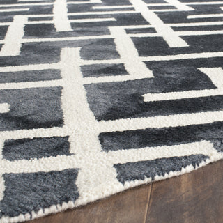 Safavieh Dip Dye 677 Graphite/Ivory Area Rug Detail