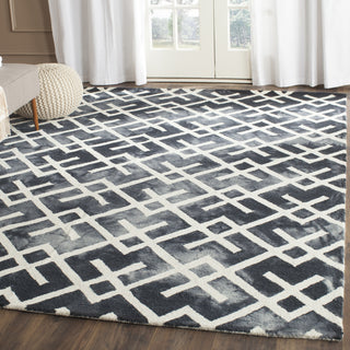 Safavieh Dip Dye 677 Graphite/Ivory Area Rug Room Scene