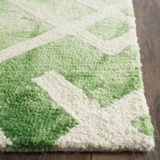 Safavieh Dip Dye 677 Green/Ivory Area Rug Detail