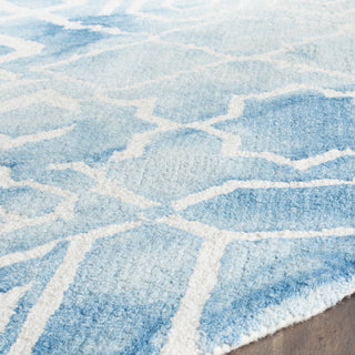 Safavieh Dip Dye 678 Blue/Ivory Area Rug Detail